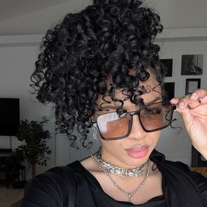 Retro Square Diva Glasses